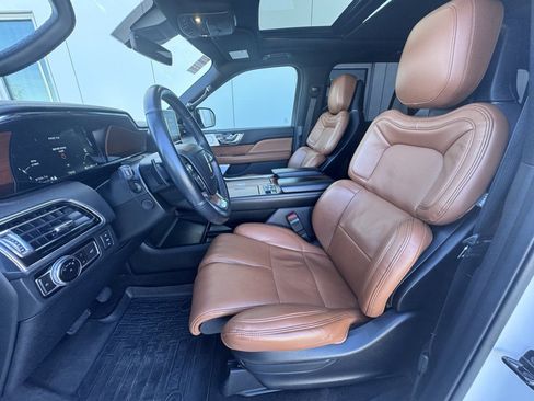 Used 2020 Lincoln Navigator Reserve w/ Luxury Package image 12