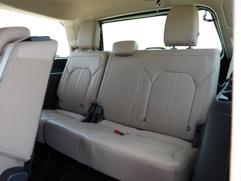 Used 2024 Ford Expedition Limited image 20