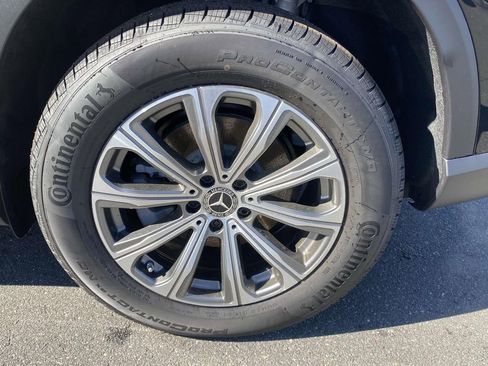 Certified 2025 Mercedes-Benz GLC 300 4MATIC image 9