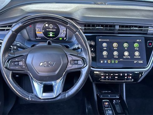 Used 2022 Chevrolet Bolt EUV Premier w/ Sun & Sound Package image 16