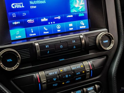 Used 2020 Ford Mustang Shelby GT500 w/ Technology Package image 73