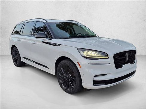 Used 2023 Lincoln Aviator Reserve w/ Equipment Group 201A RWD image 3