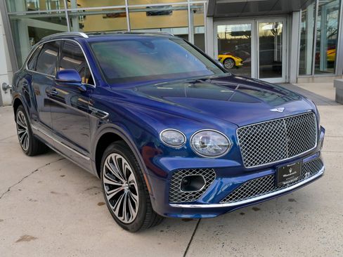 Used 2023 Bentley Bentayga image 3