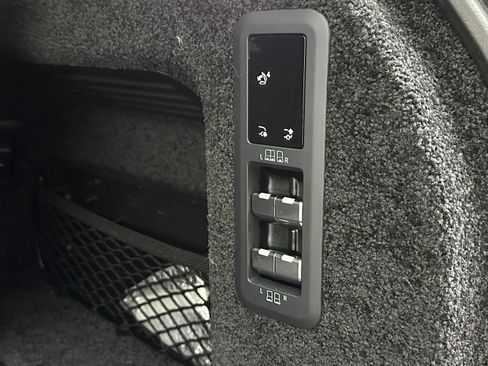 Used 2025 Land Rover Range Rover Long Wheelbase SE image 43