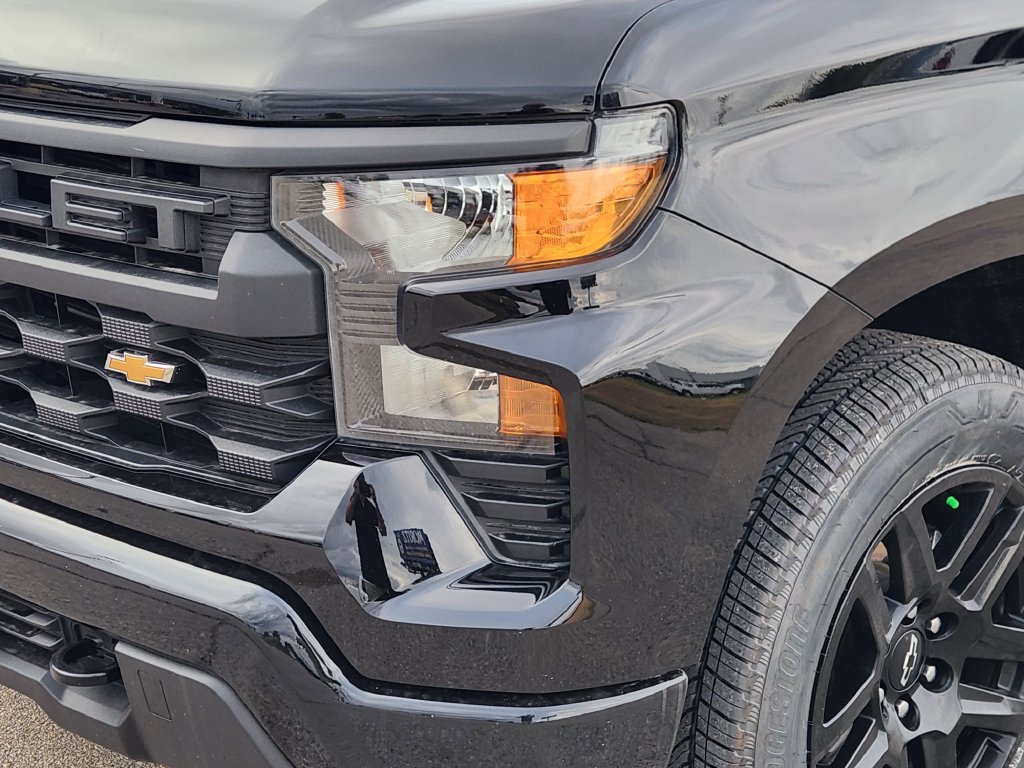 Used 2024 Chevrolet Silverado 1500 Custom RWD image 8