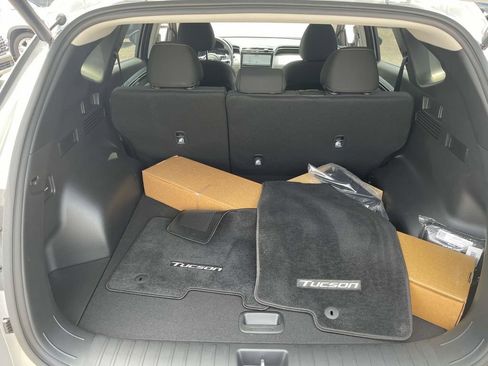 Used 2024 Hyundai Tucson Blue image 9