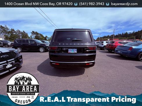 Used 2025 Jeep Wagoneer Series III w/ Premium Group I AWD/4WD image 6