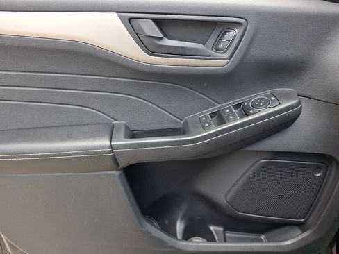 Used 2022 Ford Escape SE w/ SE Sport Appearance Package image 15