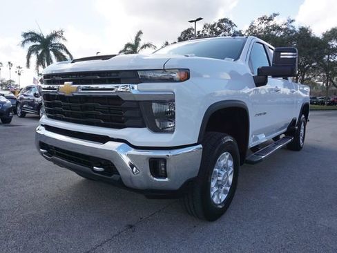 Used 2024 Chevrolet Silverado 2500 LT w/ Convenience Package image 21