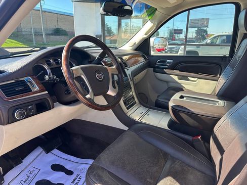 Used 2014 Cadillac Escalade Platinum AWD/4WD image 15