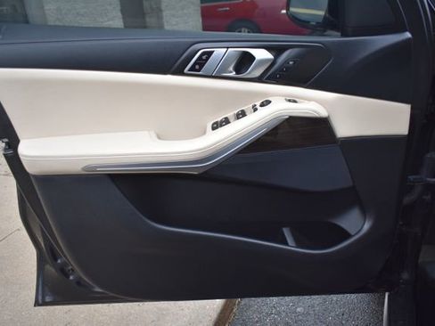 Used 2020 BMW X5 sDrive40i w/ Executive Package image 14