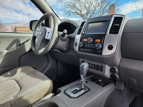 Used 2020 Nissan Frontier SV w/ Midnight Edition Floor Mats image 14