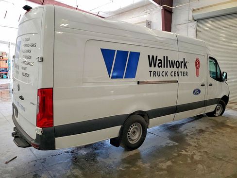 Used 2025 Mercedes-Benz Sprinter 2500 image 4