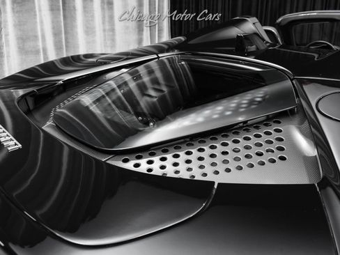 Used 2022 Ferrari SF90 Spider 1900 miles Tons of Carbon Fibe image 42