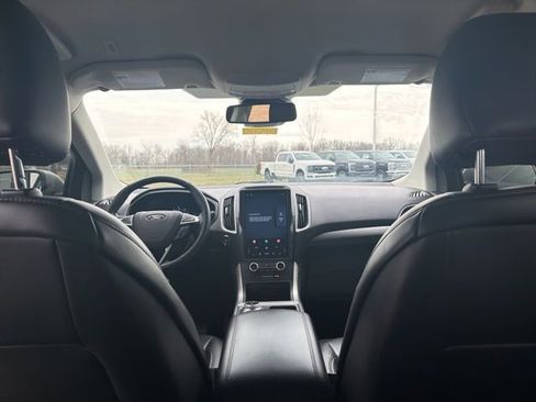 Used 2023 Ford Edge SEL image 18