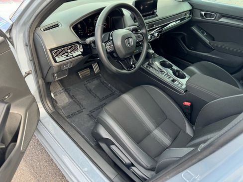 Used 2023 Honda Civic Sport image 17