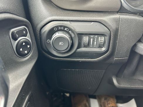 Used 2018 Jeep Wrangler Unlimited Sport S AWD/4WD image 27