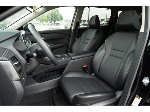 Used 2025 Nissan Rogue SV w/ SV Premium Package FWD image 12