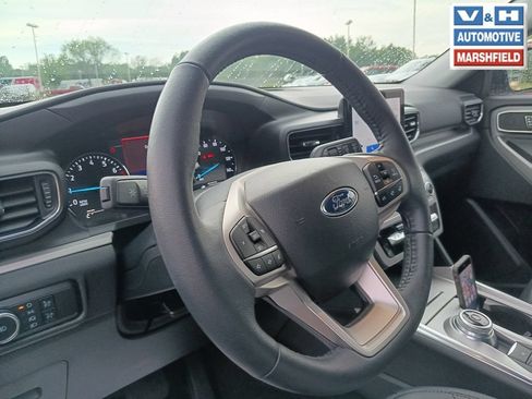 Used 2024 Ford Explorer XLT w/ Equipment Group 202A AWD/4WD image 5