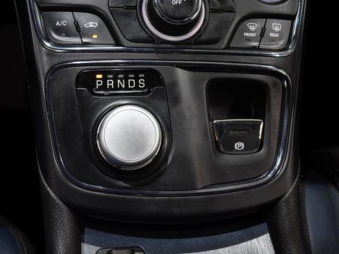 Used 2015 Chrysler 200 S FWD image 23
