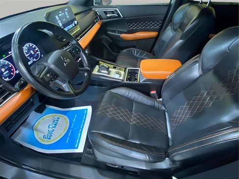 Used 2022 Mitsubishi Outlander SEL image 10