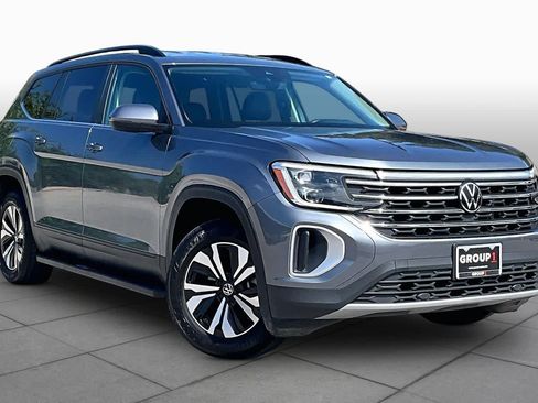 Used 2024 Volkswagen Atlas SE FWD image 3