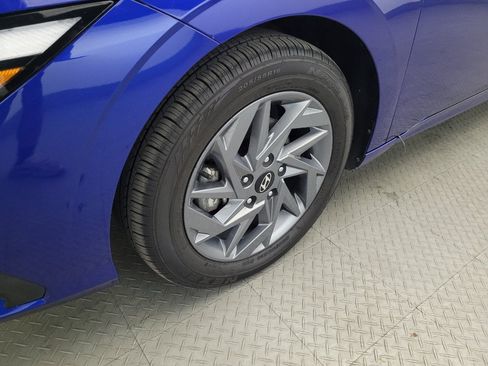 Used 2024 Hyundai Elantra SEL FWD image 31