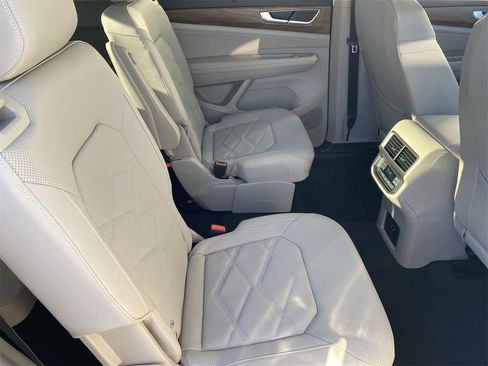 New 2026 Volkswagen Atlas SE image 9