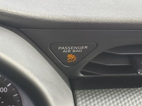 Used 2023 Nissan Kicks SV image 39