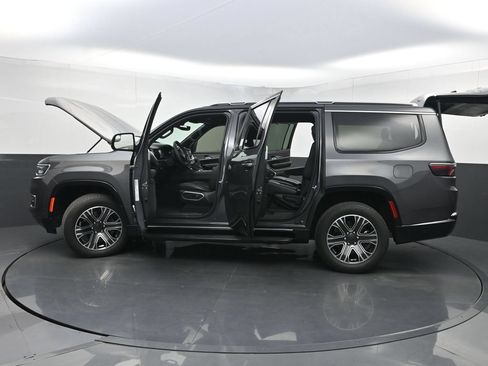 Used 2022 Jeep Wagoneer Series III w/ Convenience Group I AWD/4WD image 46