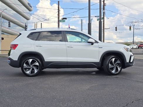 Used 2024 Volkswagen Taos SE AWD/4WD image 26