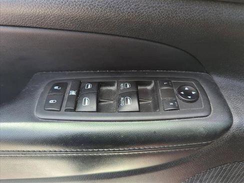 Used 2019 Jeep Grand Cherokee Laredo w/ Laredo X Package RWD image 23