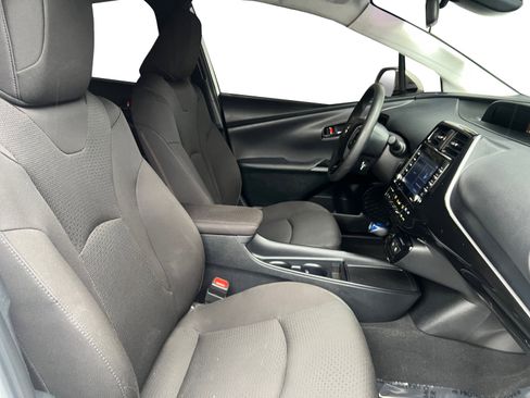 Used 2021 Toyota Prius LE w/ Carpet Mat Package (TMS) image 15