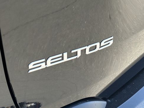 Used 2025 Kia Seltos EX w/ EX Sunroof Package FWD image 5