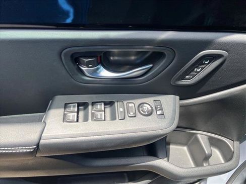 Used 2025 Honda Pilot Touring image 10