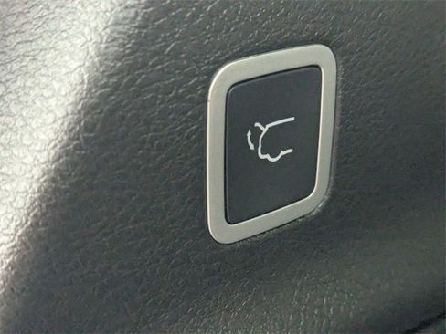 New 2026 Chrysler Voyager LX image 28