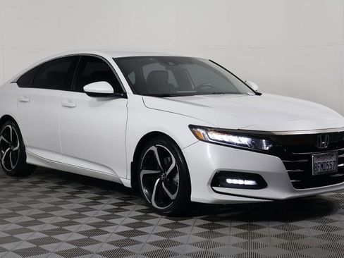 Used 2018 Honda Accord Sport image 3