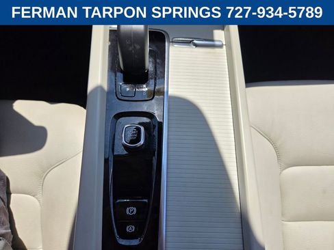 Certified 2023 Volvo XC60 B5 Core AWD/4WD image 29