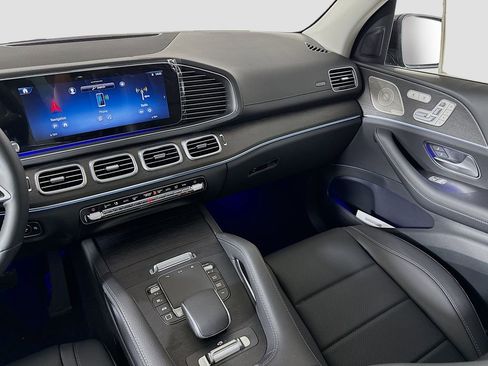 Used 2026 Mercedes-Benz GLS 450 4MATIC image 25