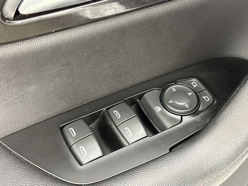 Used 2019 Chevrolet Blazer RS w/ Sun and Wheels Package FWD image 18
