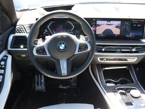 Certified 2023 BMW X7 xDrive40i w/ M Sport Package image 11