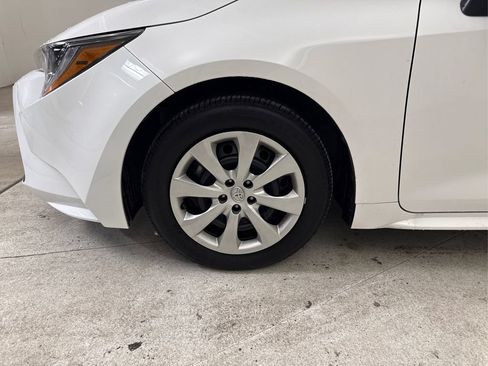 Used 2026 Toyota Corolla LE FWD image 18