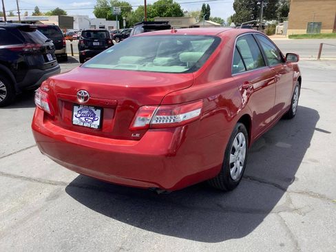 Used 2010 Toyota Camry LE FWD image 12