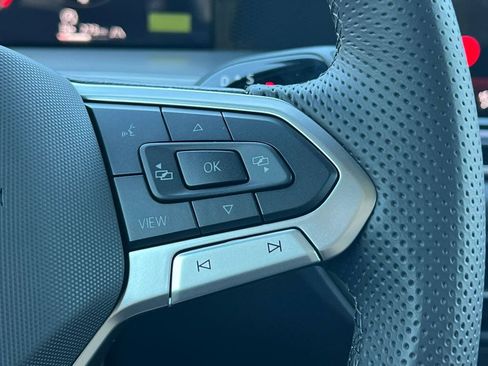 New 2026 Volkswagen Tiguan SE R-Line AWD/4WD image 21