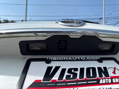 Used 2020 Nissan Rogue SV AWD/4WD image 16