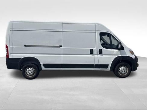 Used 2023 RAM ProMaster 2500 w/ Convenience Group FWD image 12