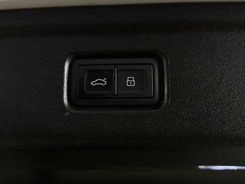 Used 2025 Audi A6 e-tron Premium Plus w/ Premium Plus RWD image 29