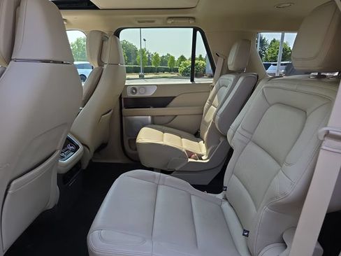 Used 2021 Lincoln Navigator Reserve w/ Luxury Package AWD/4WD image 23