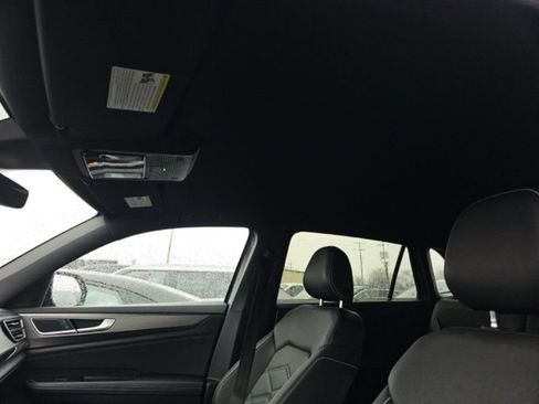 Used 2025 Volkswagen Atlas Cross Sport SE image 11