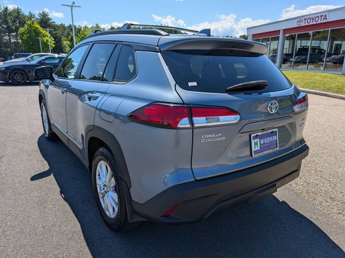 Used 2024 Toyota Corolla Cross LE w/ Moonroof Package AWD/4WD image 3